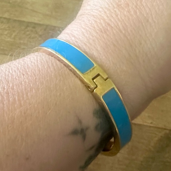 Kate Spade Blue Enamel “Head in the Clouds” Hinged Bangle Bracelet - Picture 8 of 14